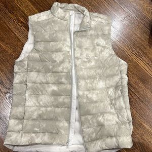 Lululemon Men’s Navigation Down Vest
Medium